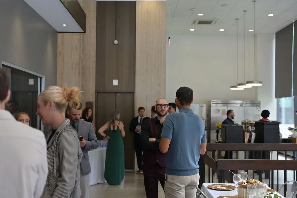 Guests talking during a digiNIGHTS dinner
